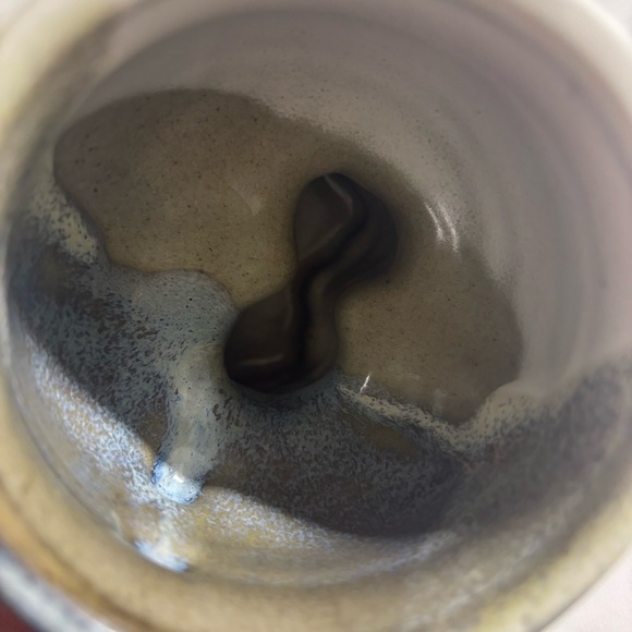 1979 Muddy Waters Pottery ceramic, glazed mug with legs and roller skates - Picture 6 of 10